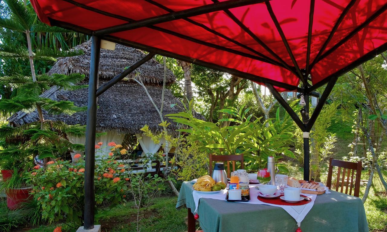 Hotel Les Hibiscus Nosy-Be à Djamandjary Extérieur photo